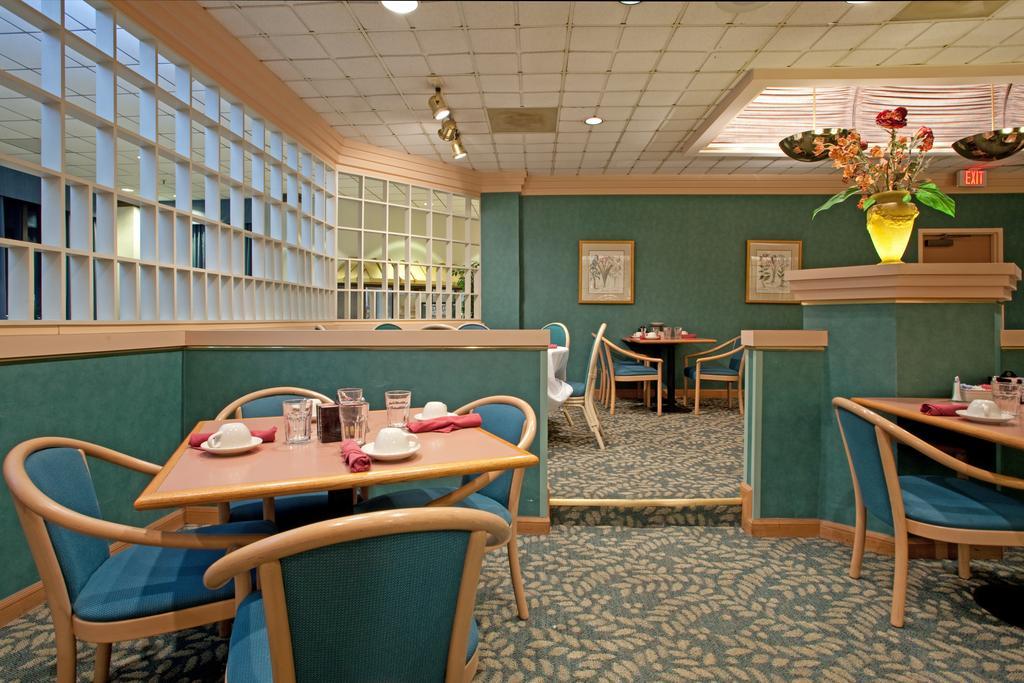 Hotel Salisbury & Conference Center Restoran fotoğraf